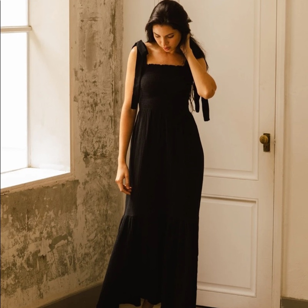 Nothing Fits But Momoka Dress